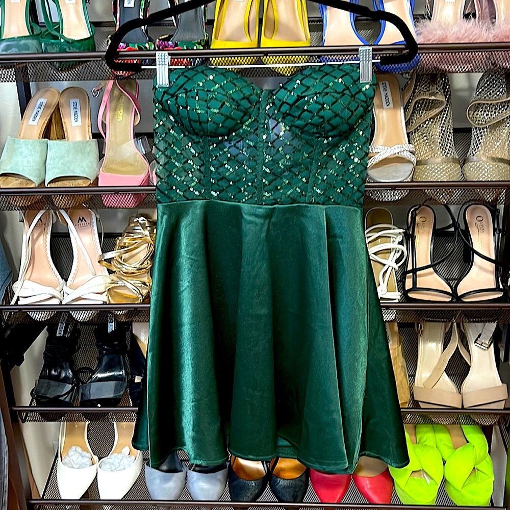 💚✨Dark Green Sequin Bustier Dress✨💚🎄